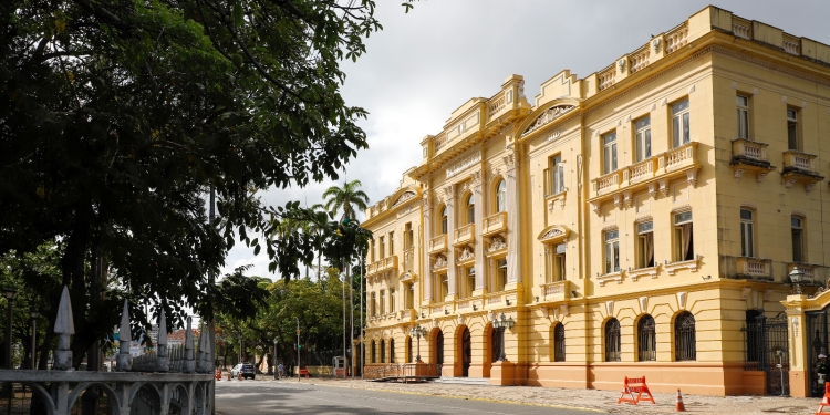 Governo de Pernambuco decreta ponto facultativo no próximo dia 21 de novembro