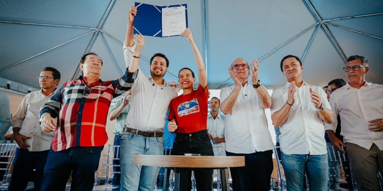 Calçado: governadora Raquel Lyra entrega a 280ª cozinha comunitária do Estado, dois ônibus escolares e a pavimentação de diversas ruas do município