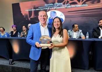 Garanhuns: Sivaldo Albino é premiado em Maceió por destaque na gestão pública