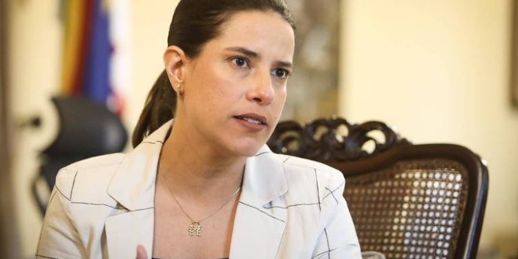 Estado abrem seleção pública simplificada para contratação temporária de 233 profissionais com remunerações de até R$ 15.458,58