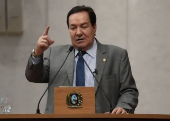 Garanhuns: Decreto Municipal que prejudicou professores assinado por Isaías Regis é anulado pela justiça