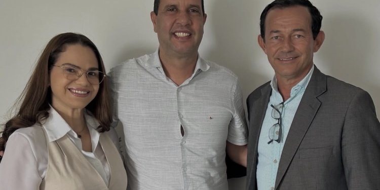 Vereador Irmão Naldinho se reúne com presidente da CODEAM em busca de avanços para Caetés