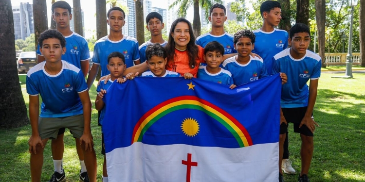 Raquel Lyra lança projeto para construção de 203 campos de futebol em todo o Estado